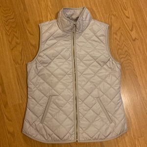 Old Navy Women’s Puffer Vest size Medium